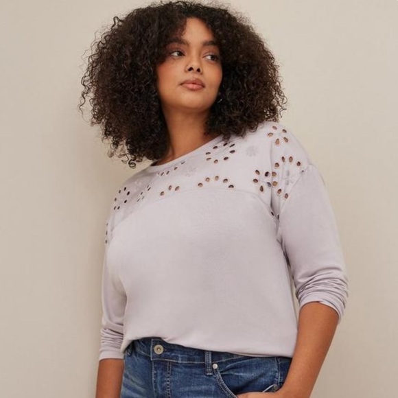 🆕NWT🔖Torrid Grey Lightweight French Terry Eyelet Detail Top - 3X - Picture 2 of 8